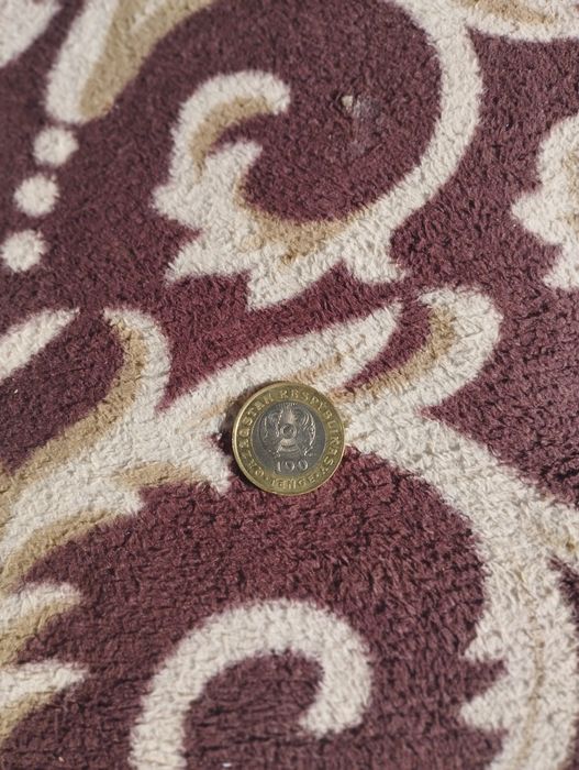 Монеты  100тг продам