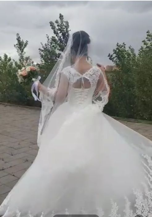 Свадебное платье