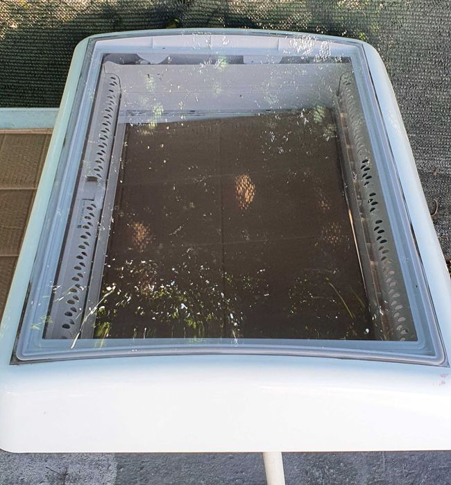 Trape (ferestre de tavan) pentru rulote, autorulote, etc