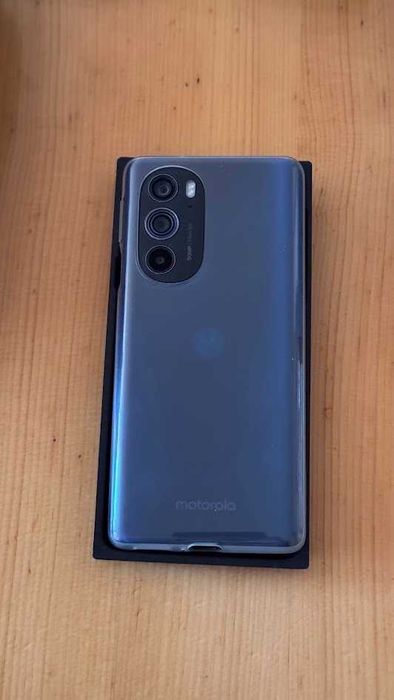 Motorola Edge 30 Pro 12/256 (като нов) + Lenovo AR очила ПОДАРЪК