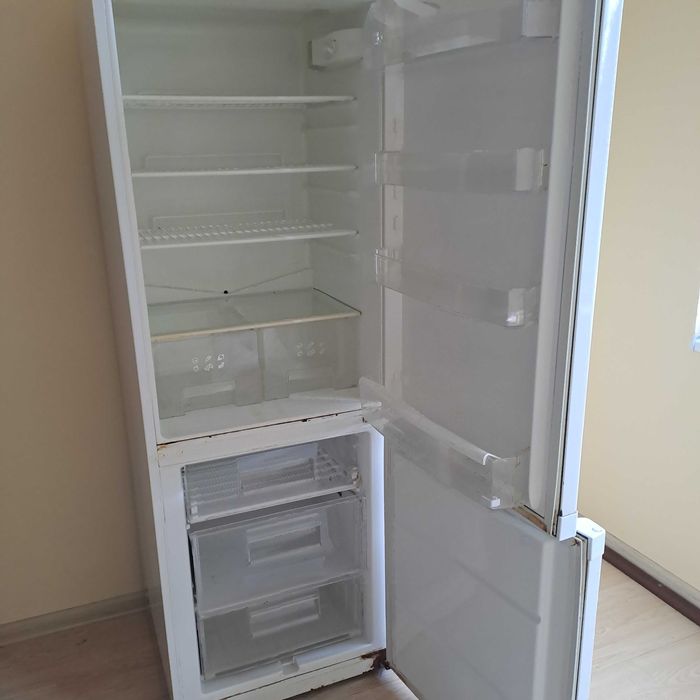 Хладилник за части