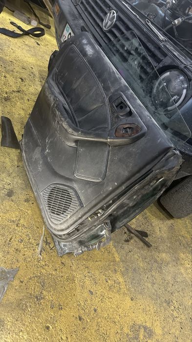 Субару легаси двери все 4 есть