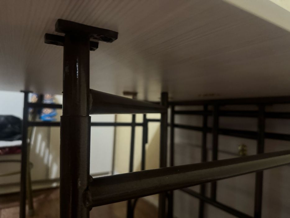 Стол  белый, раздвежной