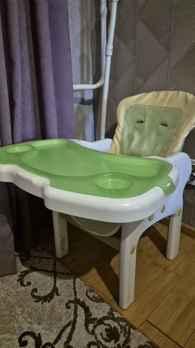 Детский стульчик для кормления со столиком