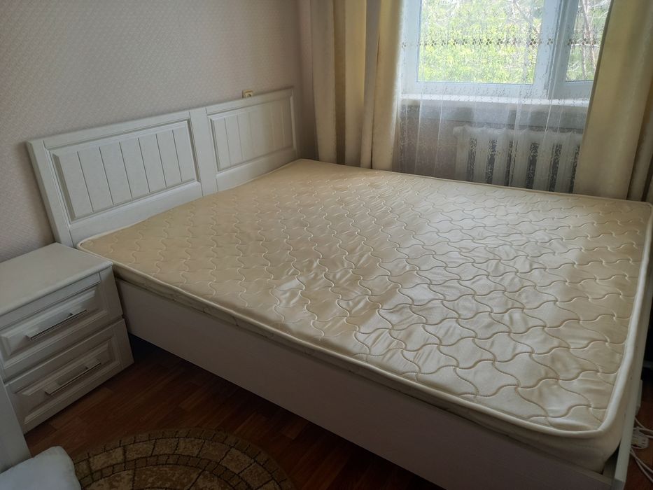 Кровать, тумба, комод