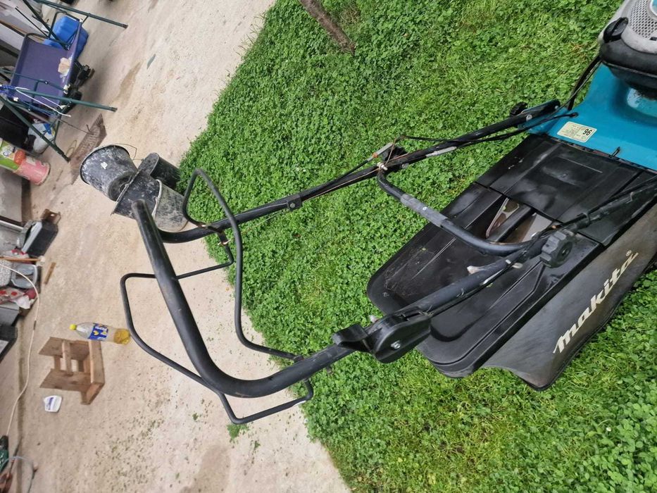 Masina de tuns iarba MAKITA pe benzina BRIGGS 5CP Tractiune+COS PERFEC