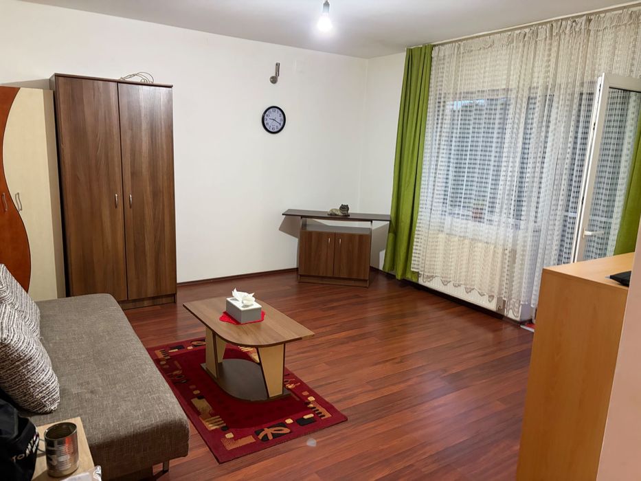 Închiriez apartament pe strada Stejarului din Florești