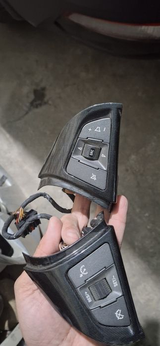 Продам оригиналные кнопки от руля малибу 1 оригинал не переделан.снят