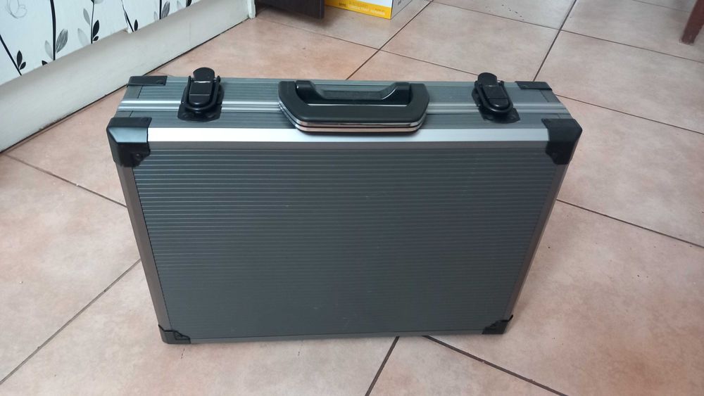 Trusa scule profesionala