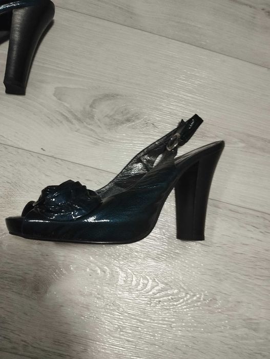 продам босоножки 37 размер