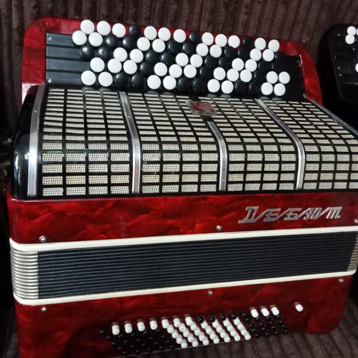 Баян 5 рядный "Дебют"