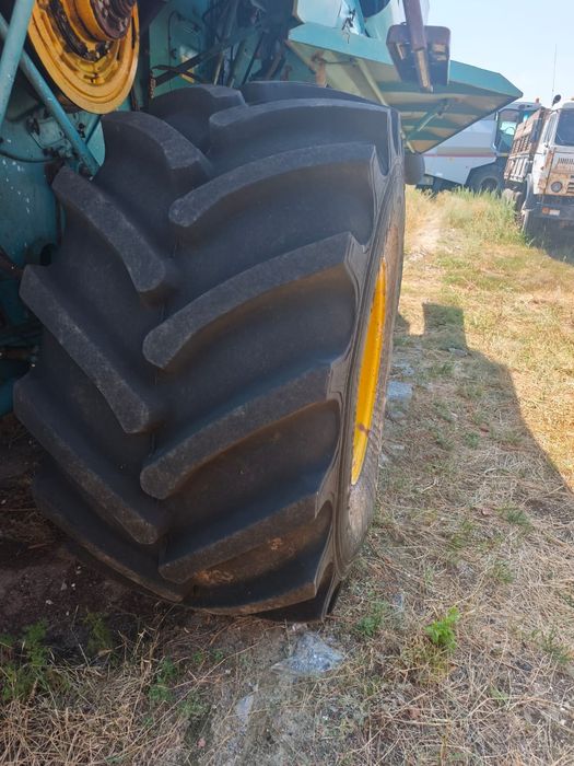 Комбайн Есиль 740