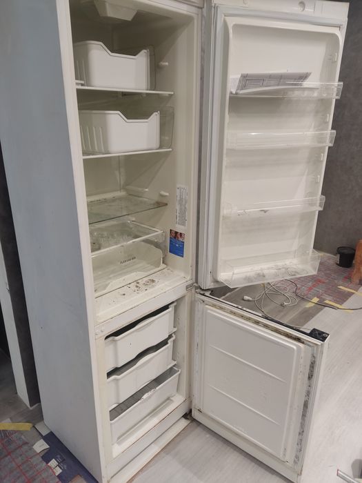 Холодильник Indesit