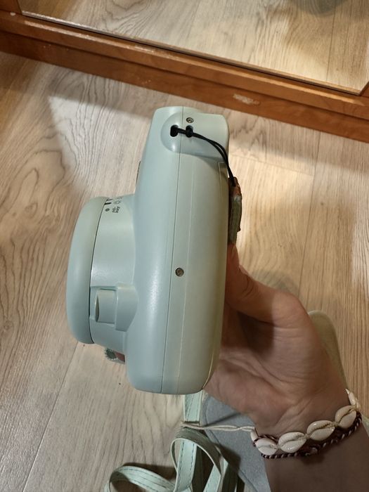 Продам фотоопарат INSTAX MINI 9.