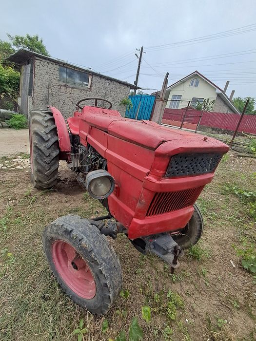 Vând Tractor U445