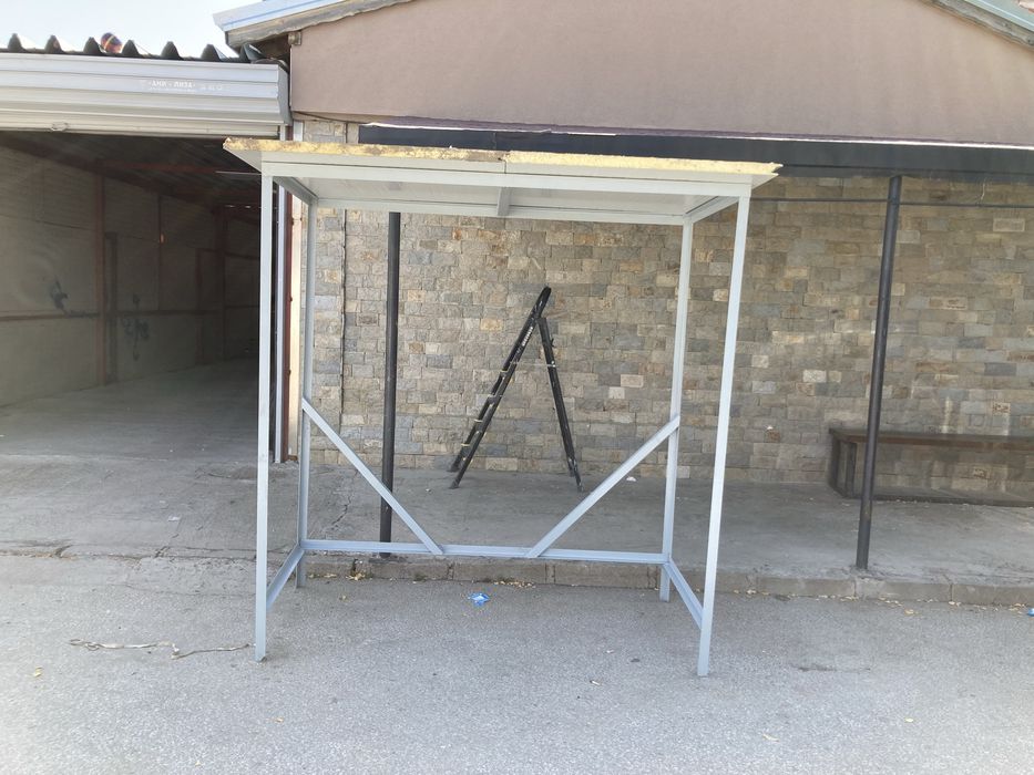 Навес- кабина  за вендинг машини.