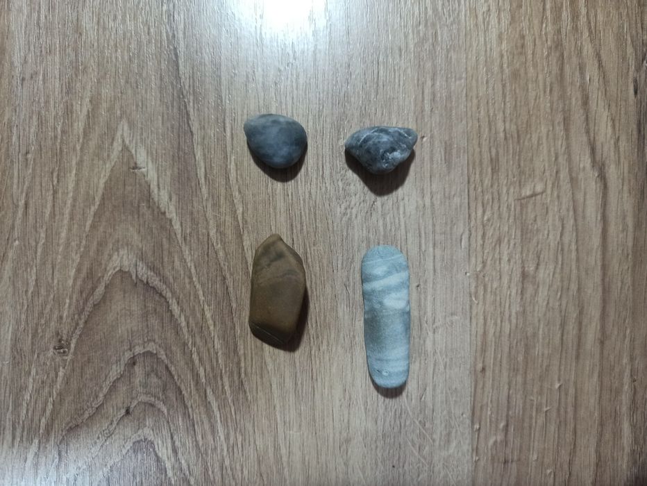 Pietre prețioase, f fine