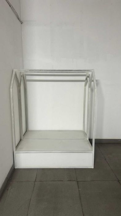 Продам торговое оборудование, вешала