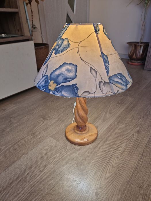 Ретро Дървена Винтидж лампа. 35 лева.