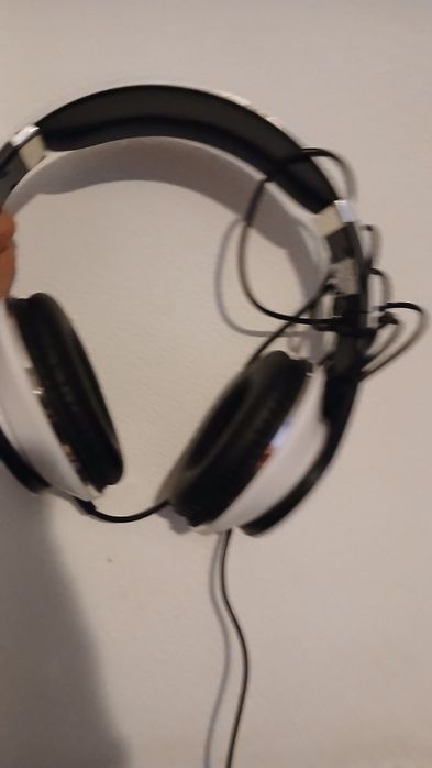 Casti audio cu fir