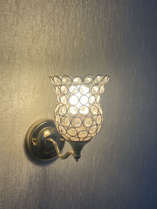 Люстры, софиты и настенные лампы — недорого