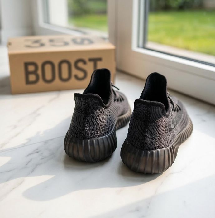 Adidasi Yeezy Boost 350 V2 Negru - Produs Premium