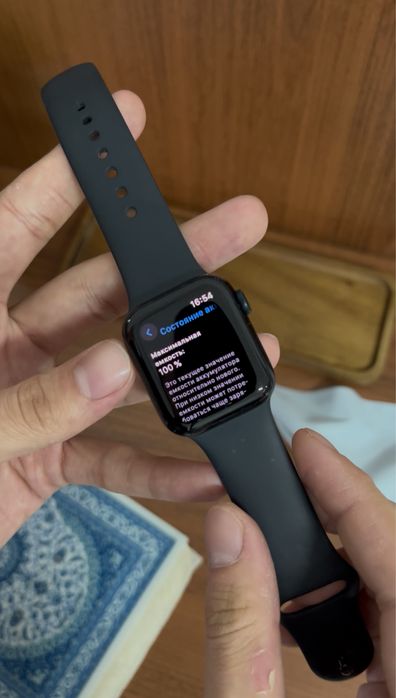 Продам Смарт-часы Apple Watch SE 2 Gen 40 мм 32Gb