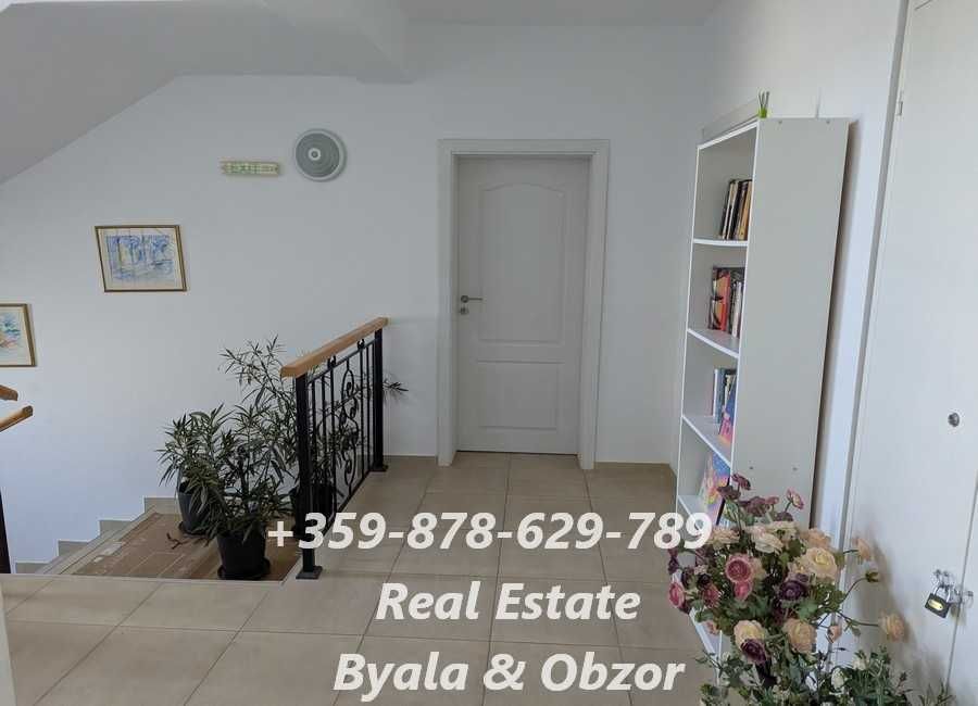 Просторен двустаен апоартамент с 2 бани и с голяма тераса