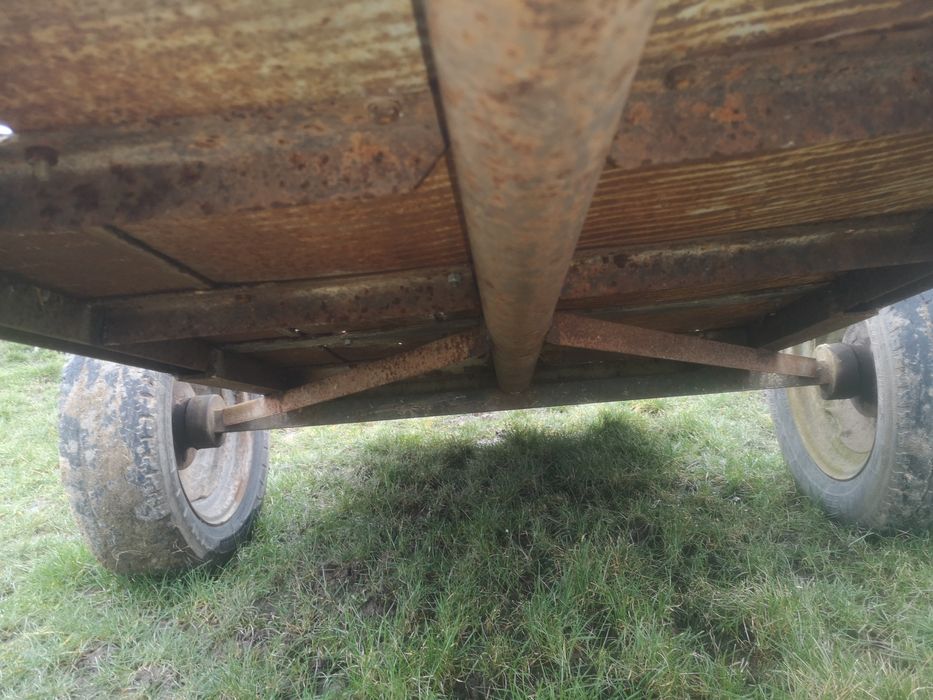 Remorca grapa lonjeroane cadru