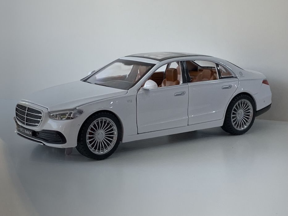 Modelka Mercedes-Benz S-Class V223 1:24