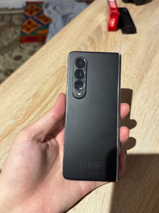 Samsung galaxy z fold r 256