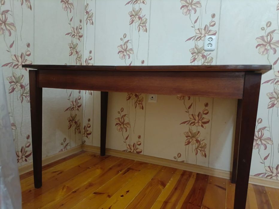 Продается стол с