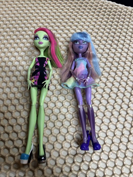 Продам  кукол монстр хай!