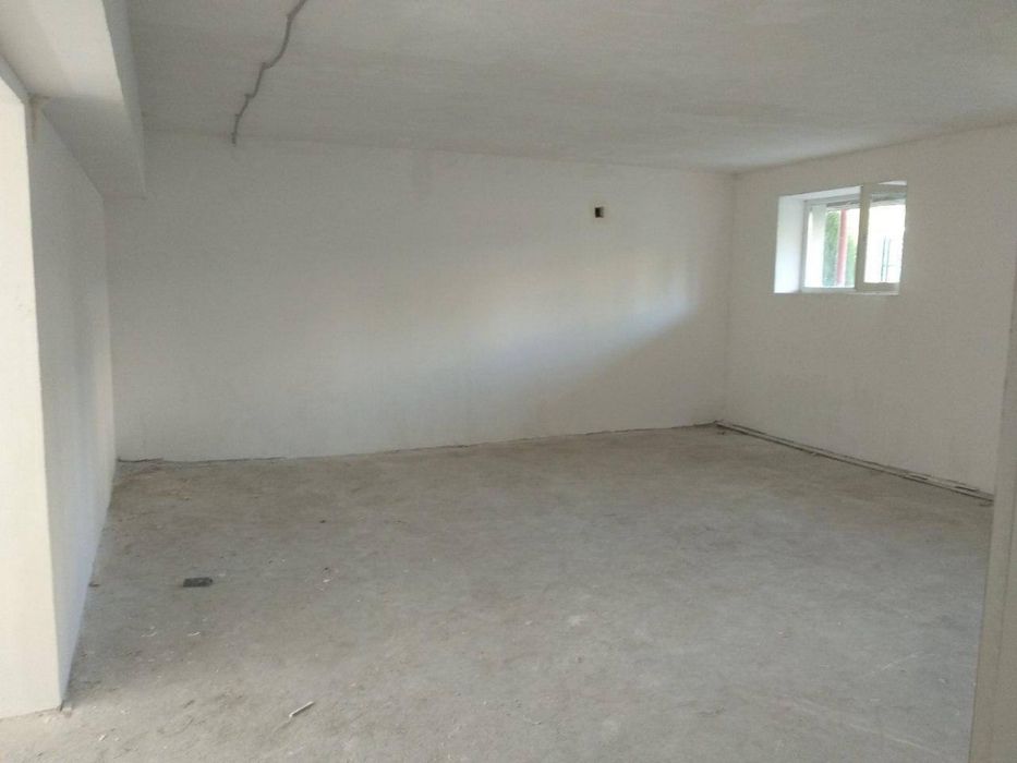 305 кв , нотурар жой , Пол подвал