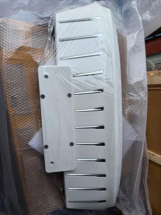 Бампер,капот, крыло на Hongqi E-QM5