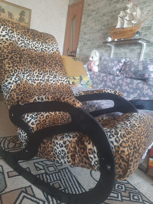 Кресло -качалка новое