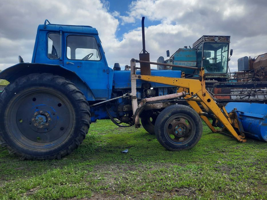 Трактор МТЗ-82 погрузчик