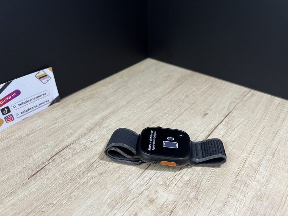 Apple Watch Ultra 3 49mm Black Titanium Black Charcoal Trail Loop Seco
