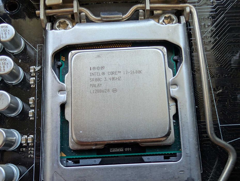 Kit Placa de baza ASUS Maximus IV Gene-Z  + procesor i7 2600K