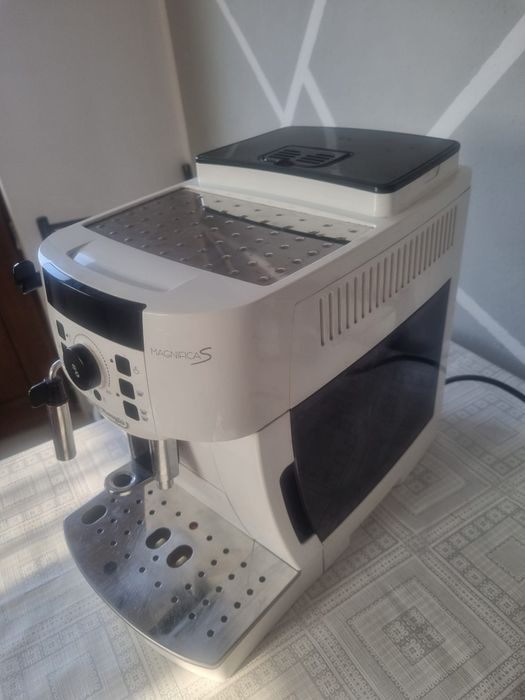 Espressor de cafea Delonghi