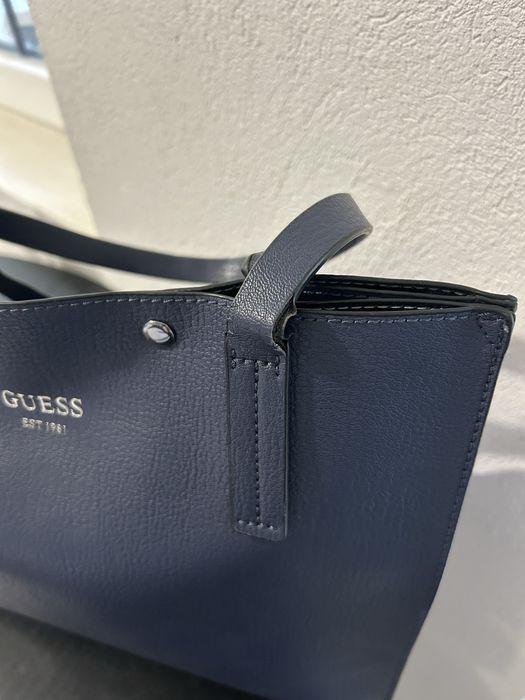 Guess синя чанта