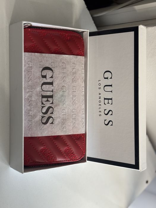 Дамско портмоне Guess