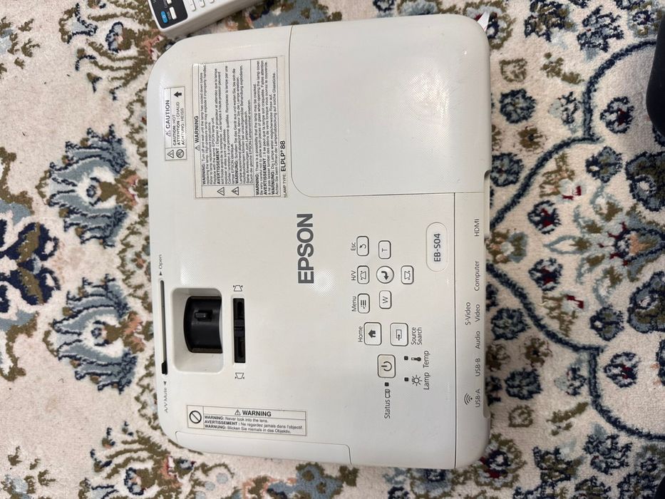 Продам проектор в хорошом состояний