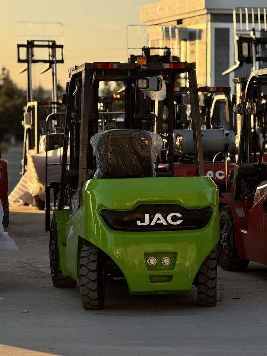 Электрический вилочный погрузчик Автокара Электр Кара "JAC" 2т 3м