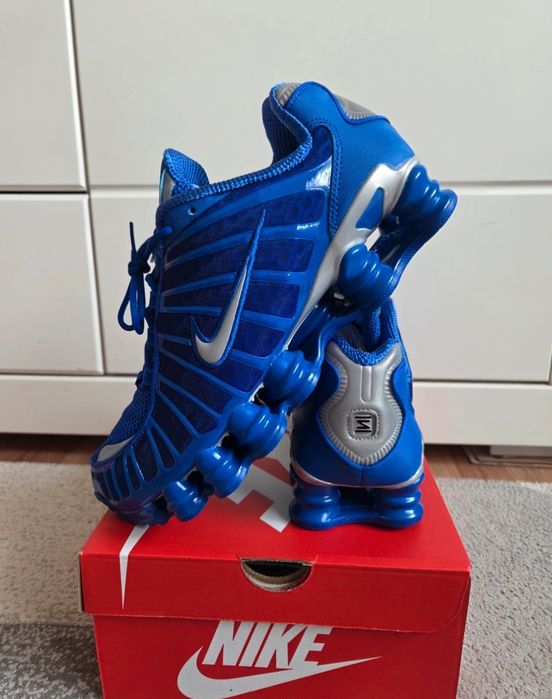Adidasi nike shox