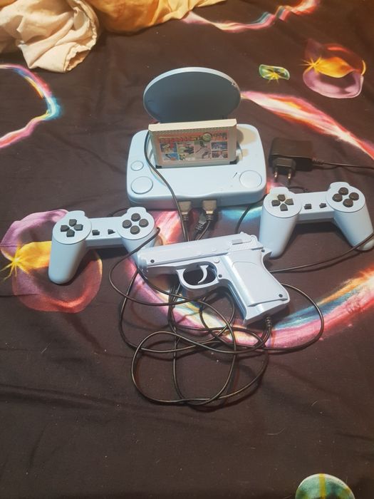 Ретро игра с 2000 различни игри