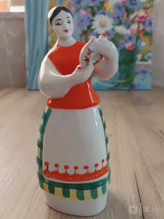 Продаются фарфоровые статуэтки