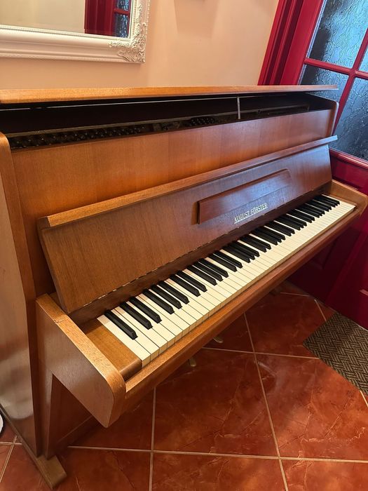 Pianina August Forster (Cehoslovacia)