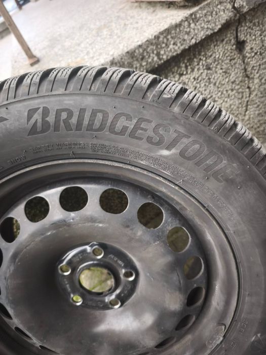 Зимни гуми с джанти Birgestone 215/60/R16