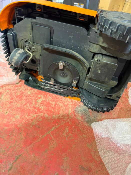 WORX Landroid Plus WR167E – Robot de tuns gazon pentru suprafețe de până la 700 m²